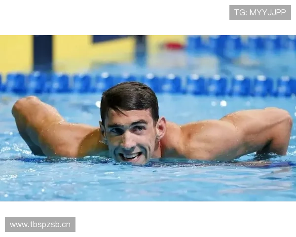 菲尔普斯一天吃一万大卡，还说自己饿得啃泳池边