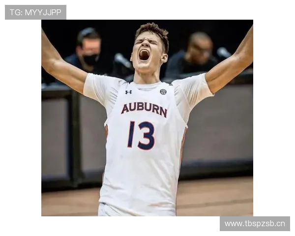 沃克·凯斯勒挡拆拉开空间提升投篮效率明显超过队友